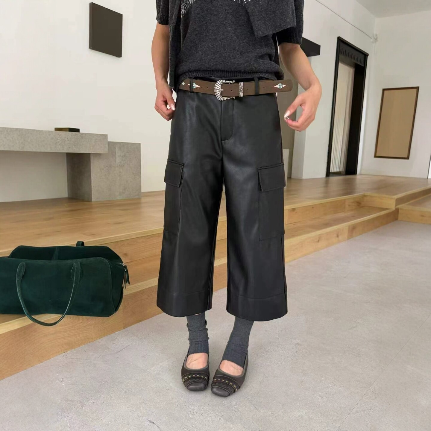 小众设计高腰显瘦百搭直筒皮裤