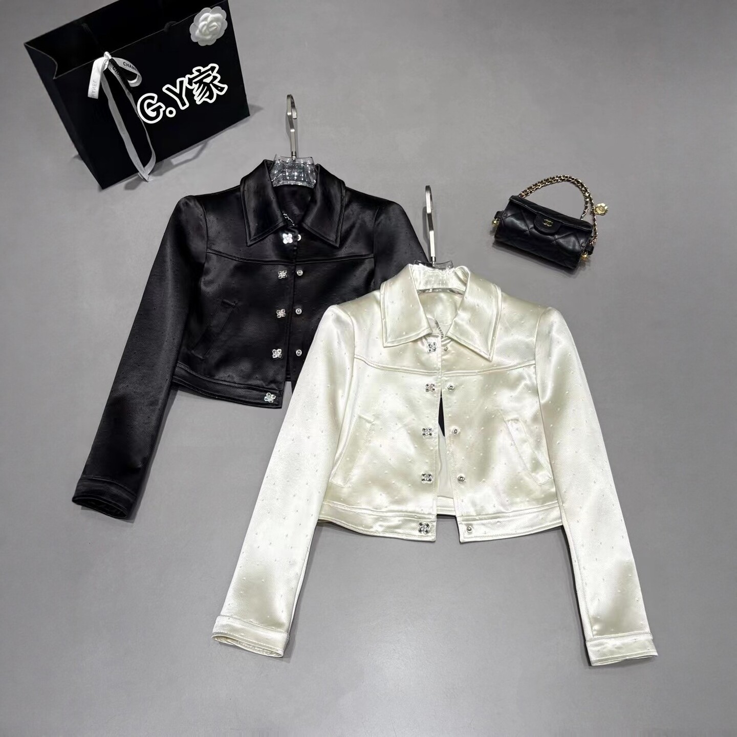 2026春季新款法式小众高级感重工烫钻单排扣轻奢名媛气质短外套