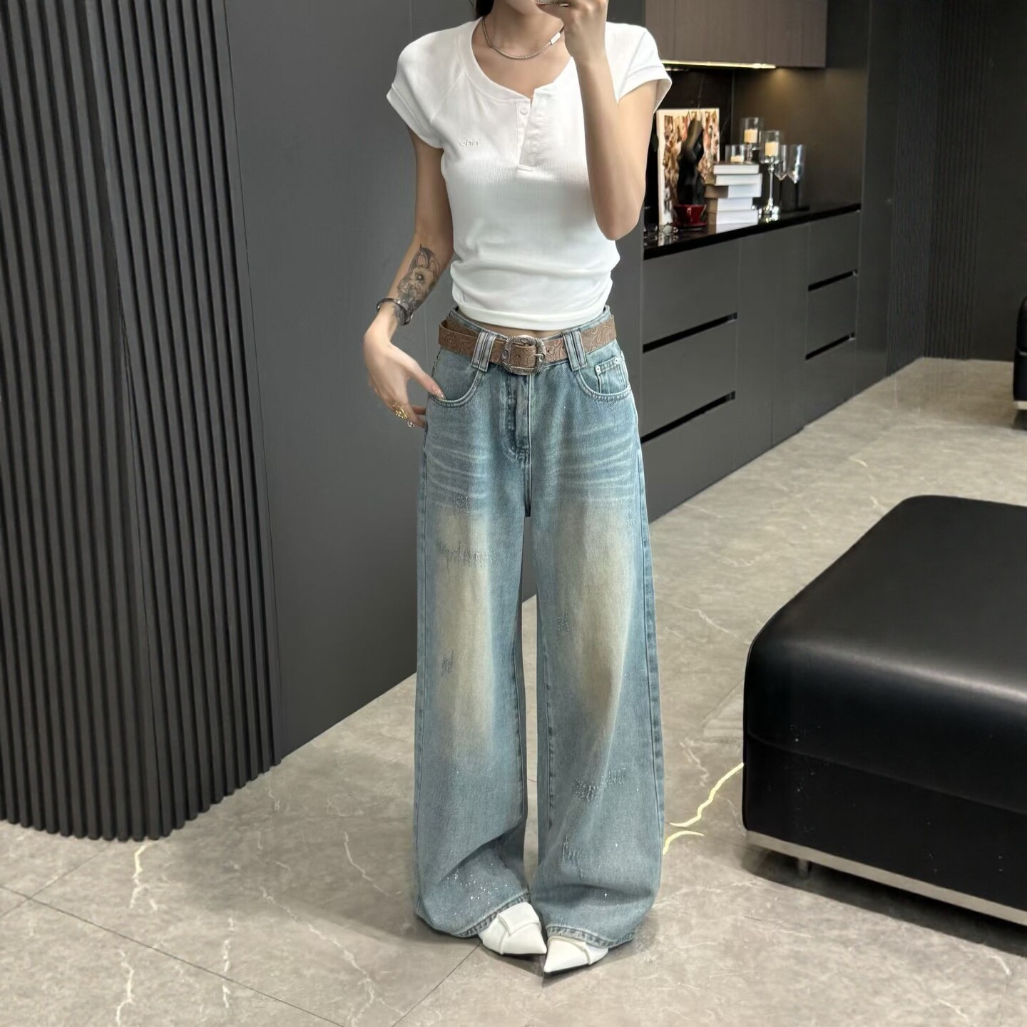 2026春季新款拖地裤女韩版高级感重工烫钻洗水做旧百搭阔腿牛仔裤