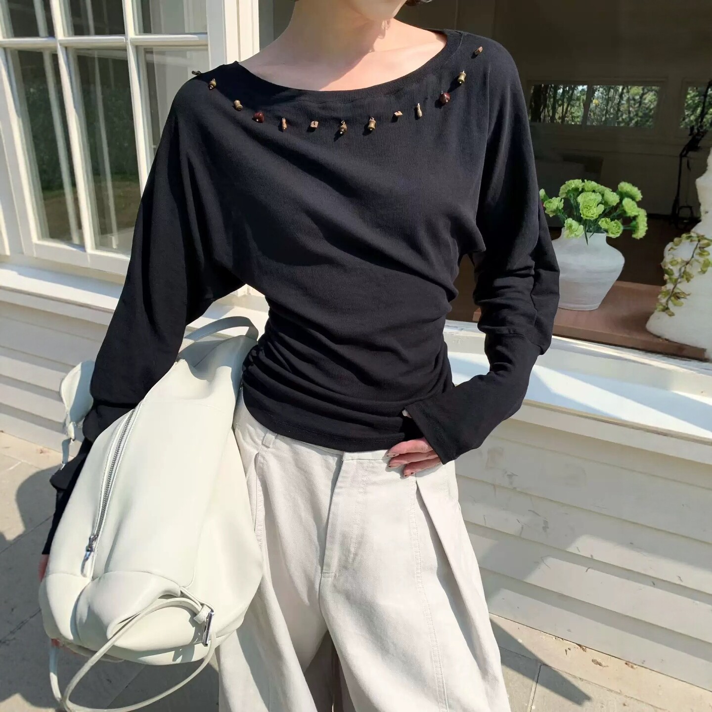 ESU2026春季新款韩版设计感个性装饰一字领收腰显瘦百搭长袖T恤