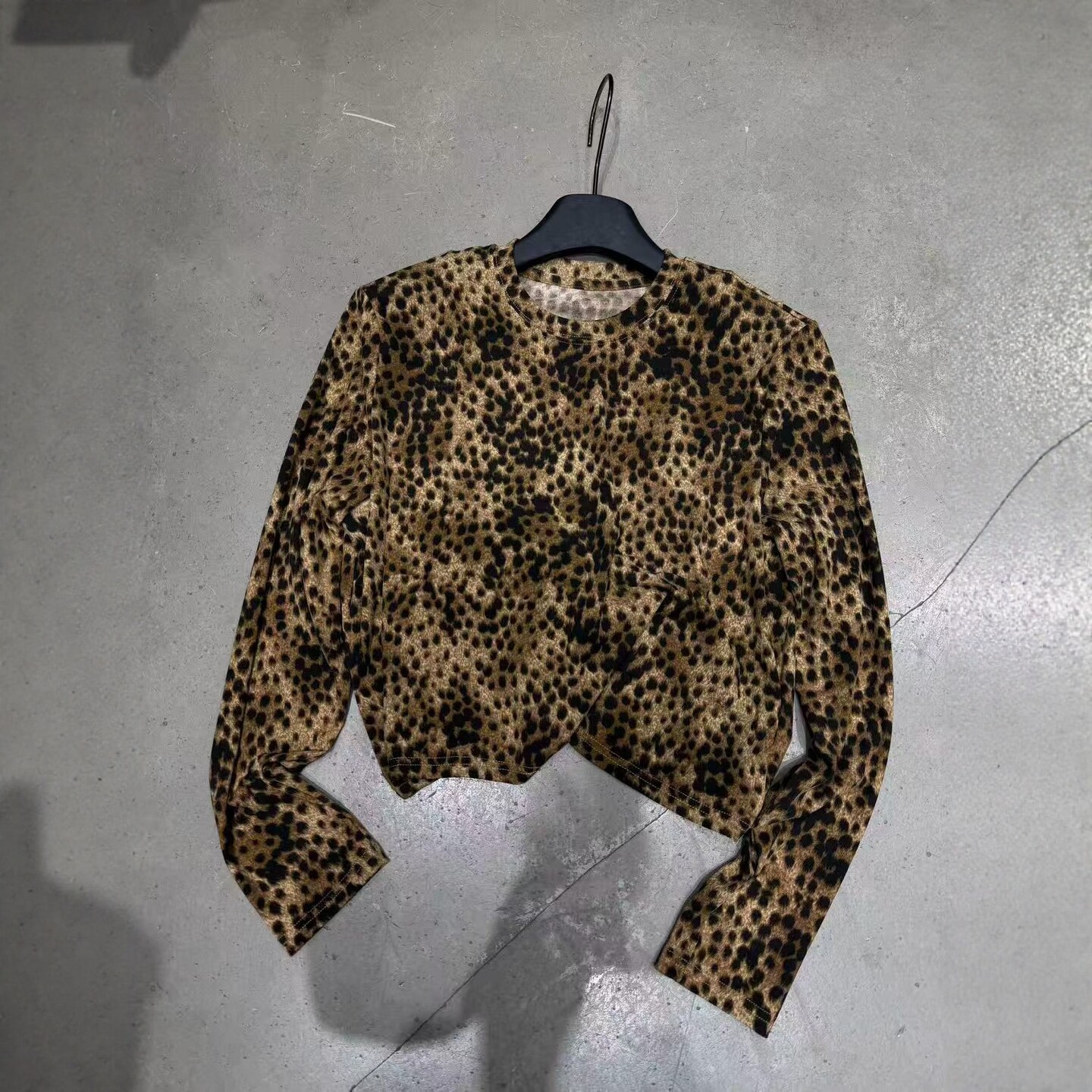 LIAN里安2026春季新款韩版圆领套头宽松显瘦百搭复古豹纹T恤上衣