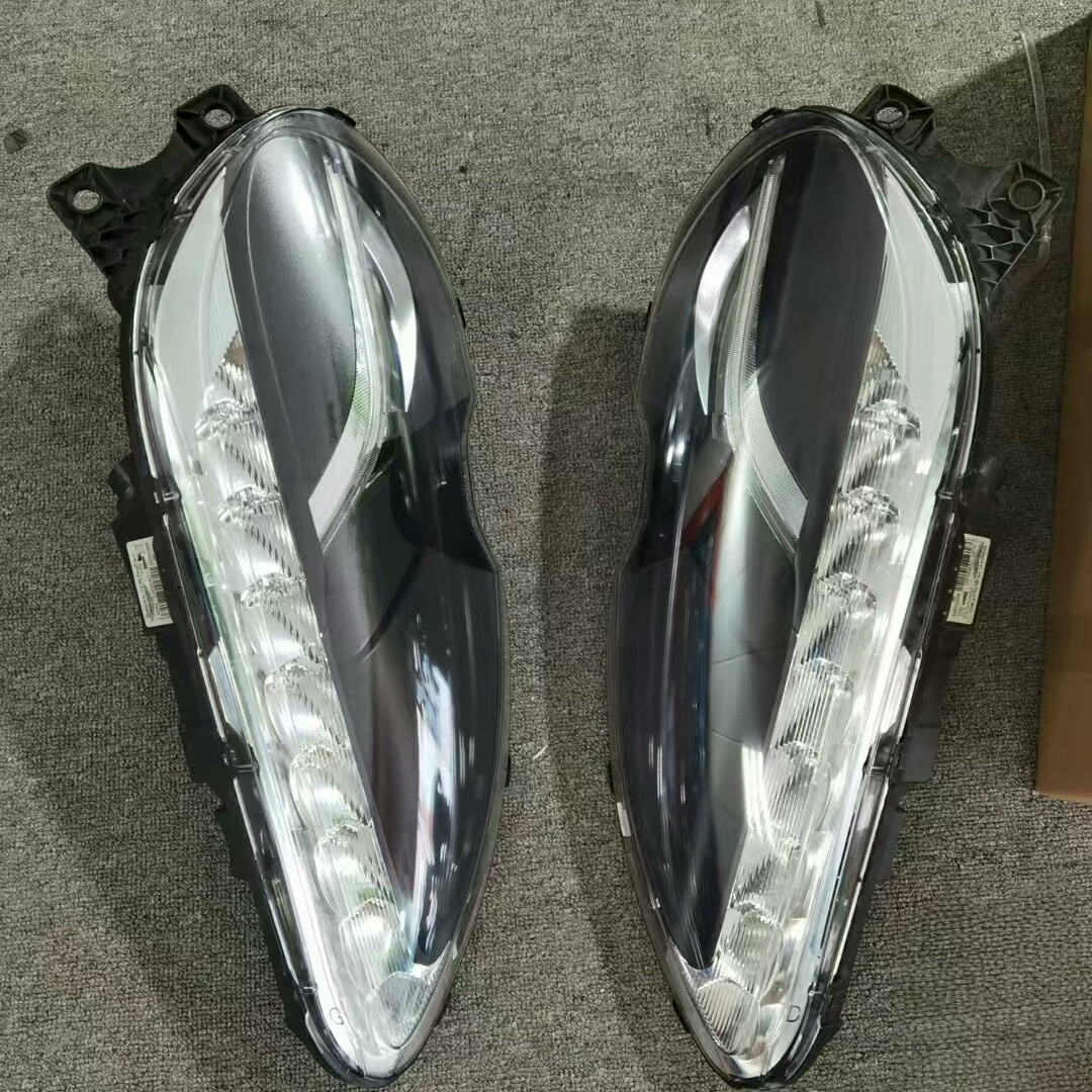 阿斯顿马丁拉皮德大灯总成