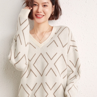 宽松显瘦针织休闲上衣软糯打底衫 35%山羊绒菱形格V领女士羊绒衫