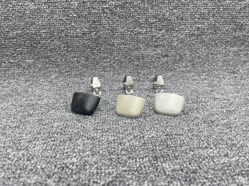 适用奥迪A4L/A5/Q5/Q2/A3/Q3遮阳板固定卡扣堵盖化妆镜铁卡子支架