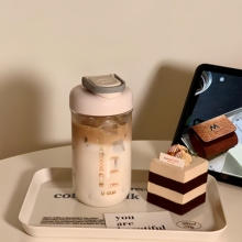 日本代购tritan运动健身蛋白粉摇摇杯高颜值便携夏季直饮手提水杯