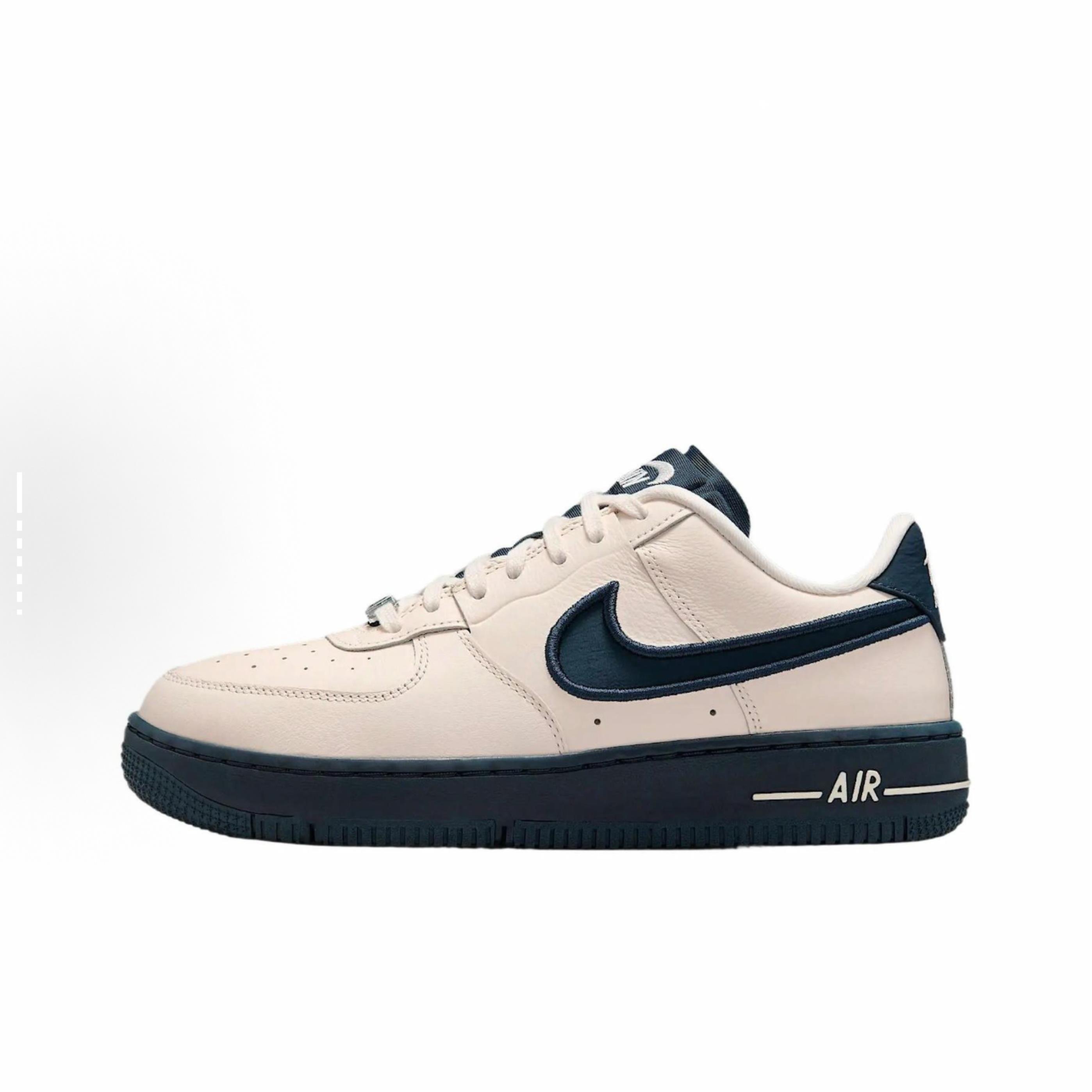 耐克Nike Air Force 1空军一号轻便板鞋女款FJ7409-103