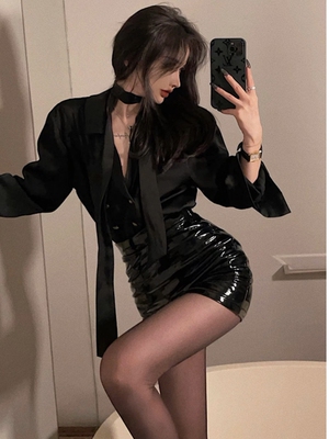 包臀韩版镜面包臀裙纯欲风