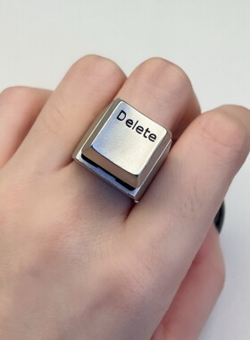 Delete键盘戒指男女现代人精神状态可按机械键盘感删除一切开口指