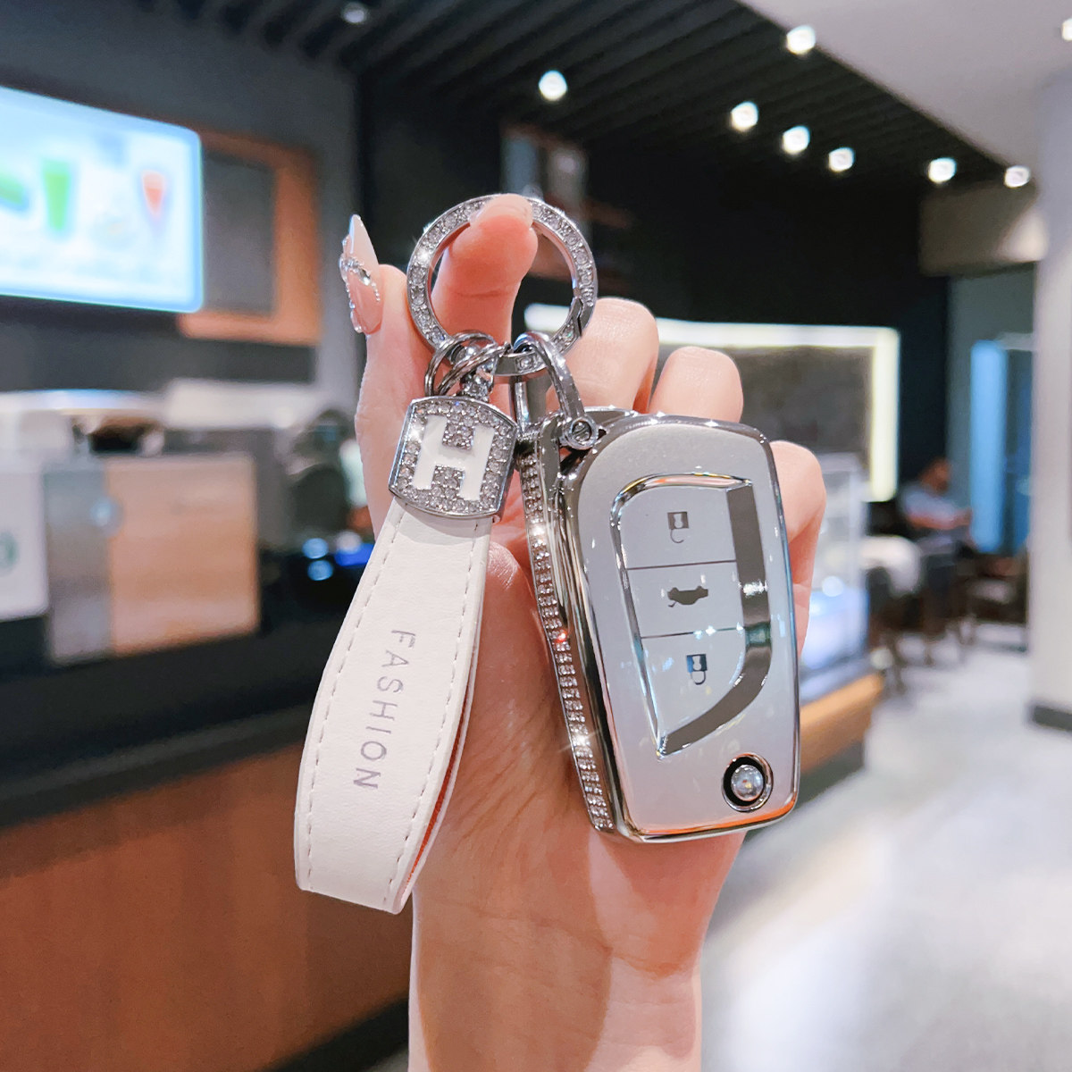 适用丰田凯美瑞钥匙套高级感卡罗拉折叠锐志奕泽雷凌保护壳包扣女,汽车用品/电子/清洗/改装,车用钥匙包,淘宝优惠券,粉丝福利购,淘宝优惠卷