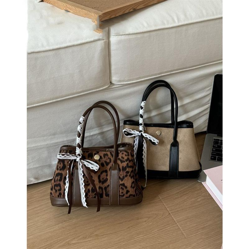 百搭豹纹质感小包包女2025新款斜挎包日常女士手提水桶包单肩女包