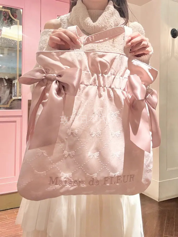 玫瑰日代现货maison de fleur 固定蝴蝶结提花暗纹刺绣单肩包,箱包皮具/热销女包/男包,时尚帆布包,淘宝优惠券,粉丝福利购,淘宝优惠卷