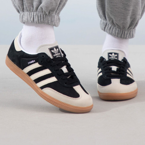 Adidas女子三叶草运动百搭休闲鞋