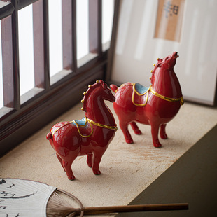 红色陶瓷骏马生肖马摆件马到成功办公室吉祥物唐马客厅家居装饰品