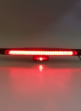 汽车led尾灯车用高位刹车灯高亮28LED警示灯通用加改装长条刹车灯