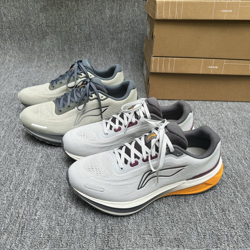 李宁吾跃3.0V2男透气跑步鞋