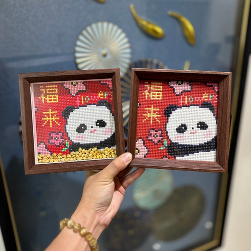 福来熊猫钻石画带框摆台