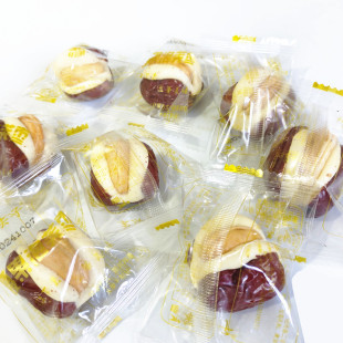 笨法子火烤腰果泡芙枣网红零食奶枣新疆红枣坚果小包散装陕西特产