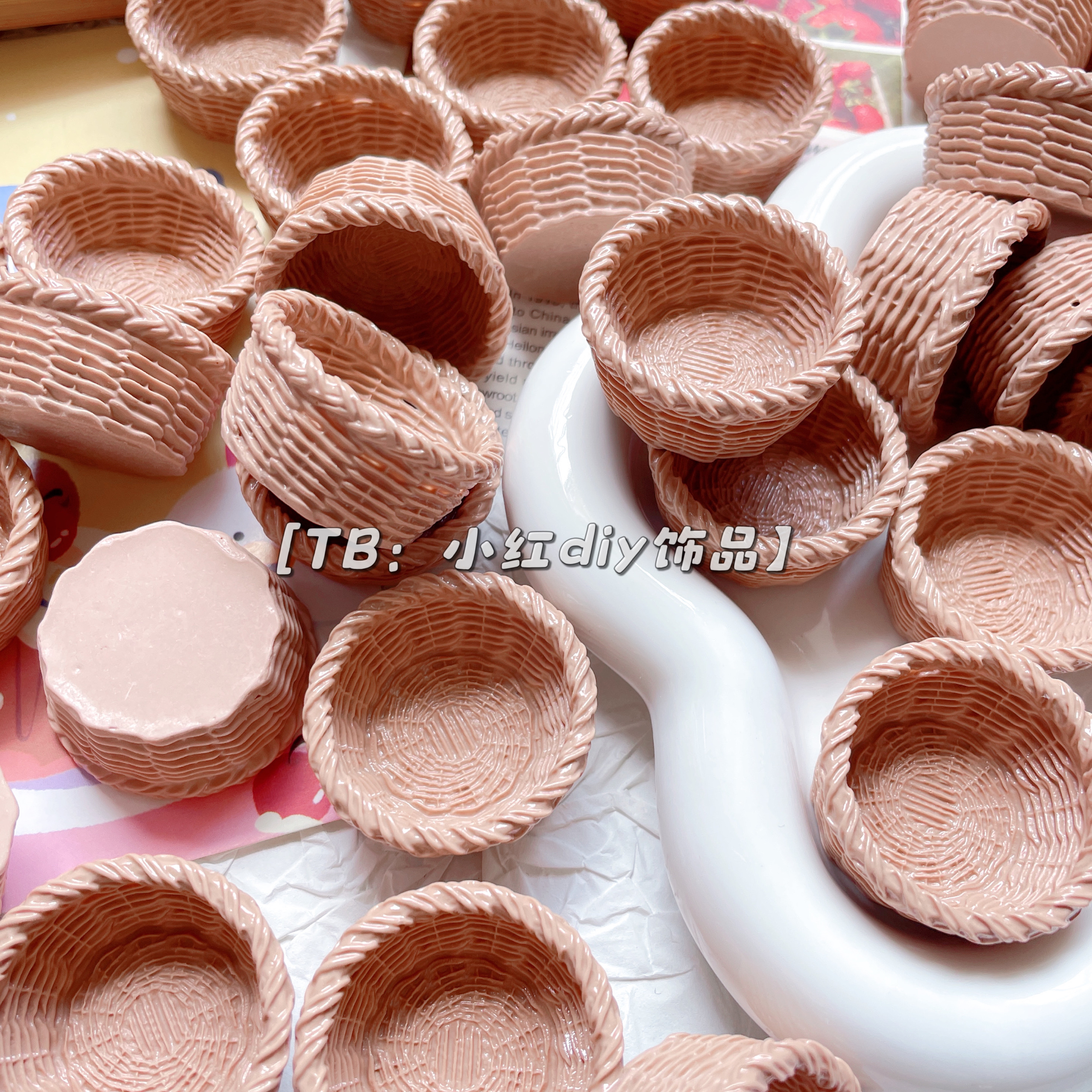 卡通可爱编织篮子微缩场景过家家玩具diy饰品配件树脂装饰材料