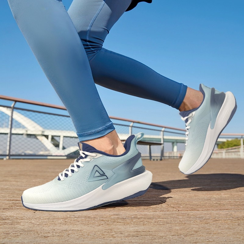 匹克态极6.0乘云秋男女跑鞋网面简约休闲轻便运动鞋ET43607H