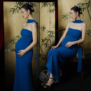 3150孕妇拍照服装 复古蓝色简约抹胸裙孕妈摄影孕姿服出租用 新中式