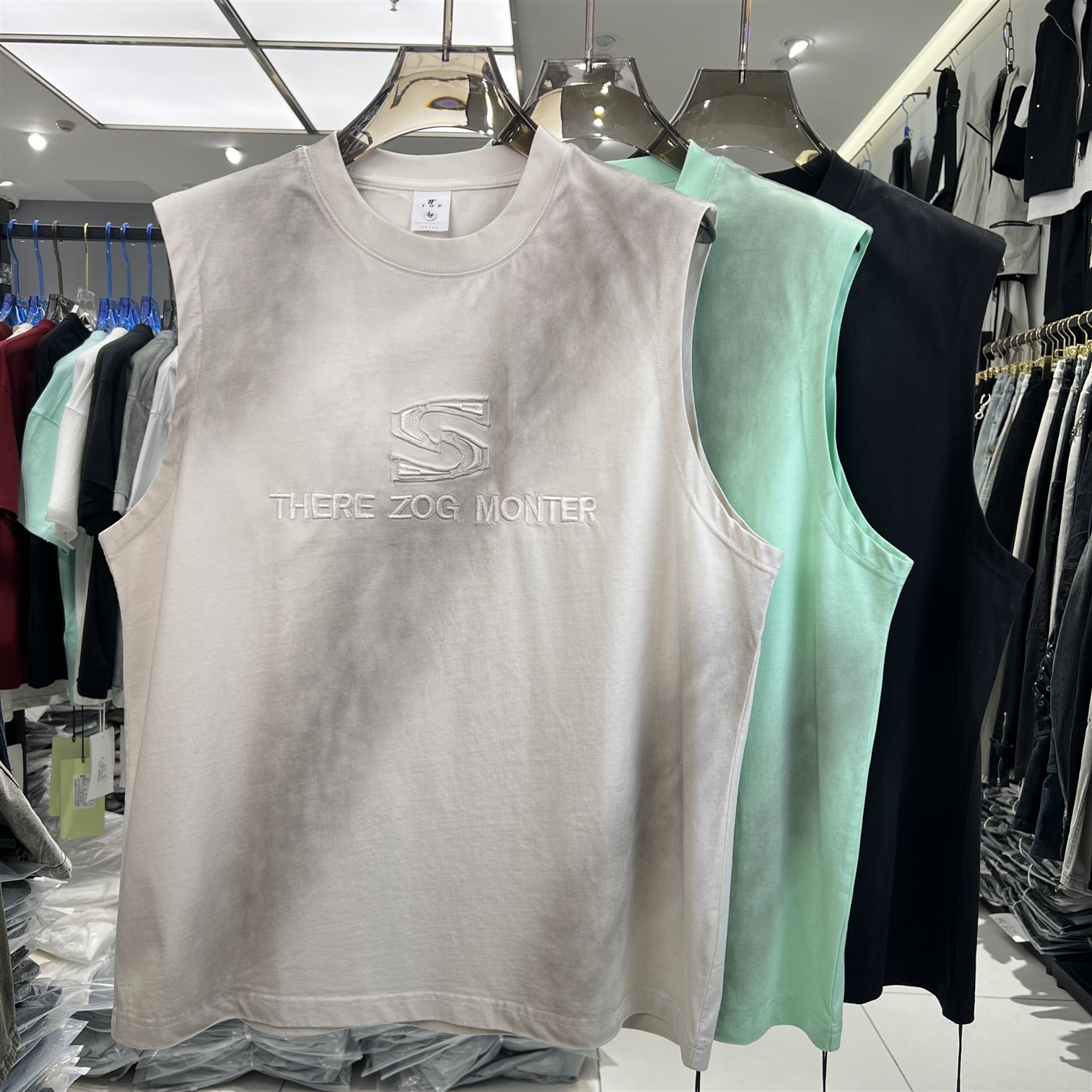 实体店26夏季新款男士运动背心复古刺绣水洗脏脏渐变色无袖T恤833