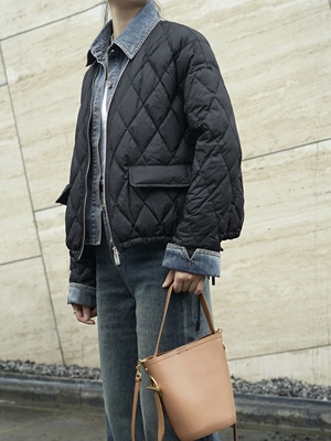 牛仔拼接羽绒服女2024新款白鸭绒假两件衬衫式轻薄短款小个子外套