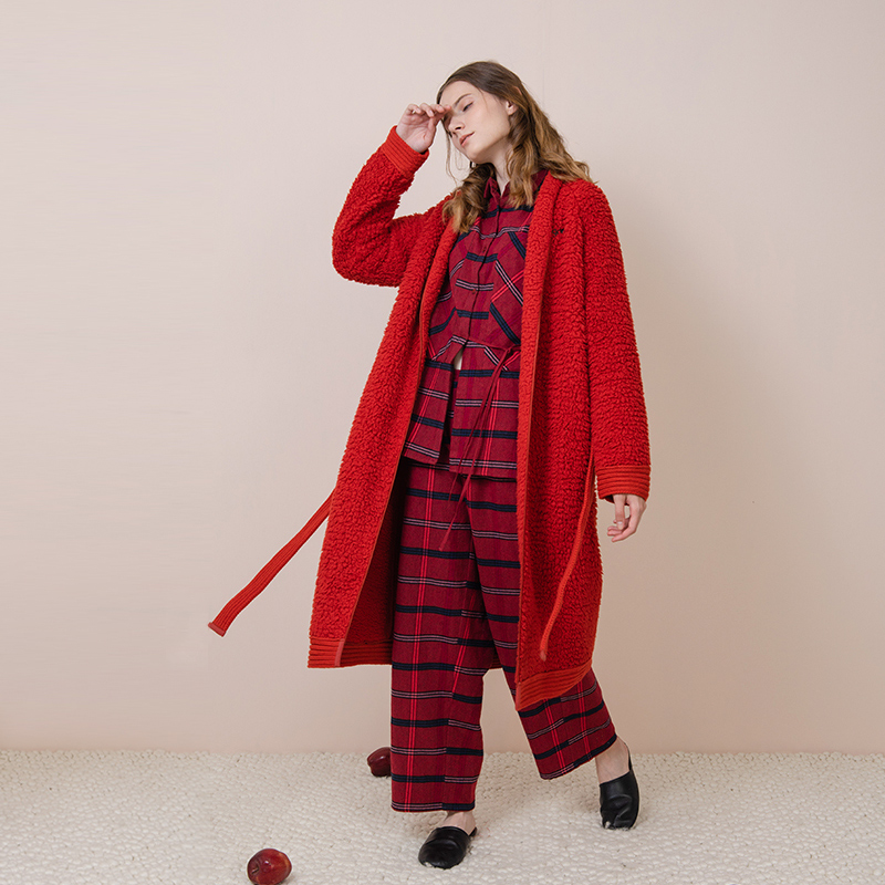 朵朵可可睡衣女2018秋天新款羊羔絨保暖紅色時尚家居服女款睡袍