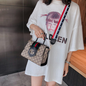 ins超火女包斜跨小方包