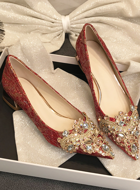 水钻高级红色婚鞋女2026新款粗跟新娘鞋尖头孕妇可穿不累脚订婚鞋