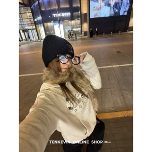 十一石 能搭一整个秋冬!印花绒感连帽卫衣女小个子宽松套头上衣