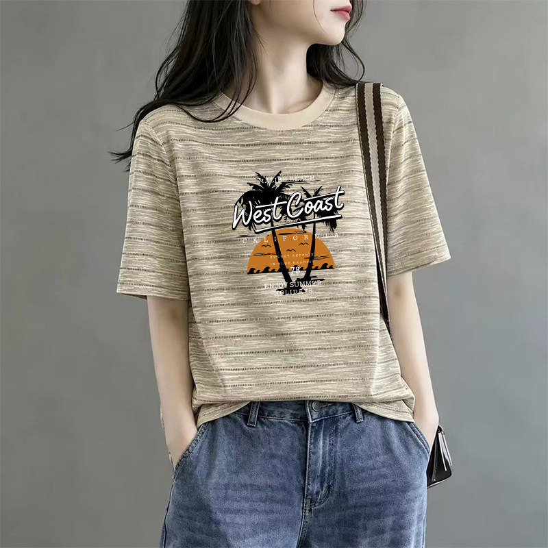 条纹撞色圆领短袖t恤女夏季新款时尚洋气大码宽松胖mm燕麦色上衣图片