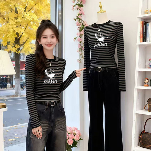 撞色条纹长袖t恤女2026秋季新款时尚修身显瘦打底衫德绒内搭上衣