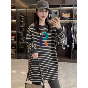 时尚 中长款 女秋冬新款 长袖 宽松设计感德绒保暖外套 条纹圆领打底衫