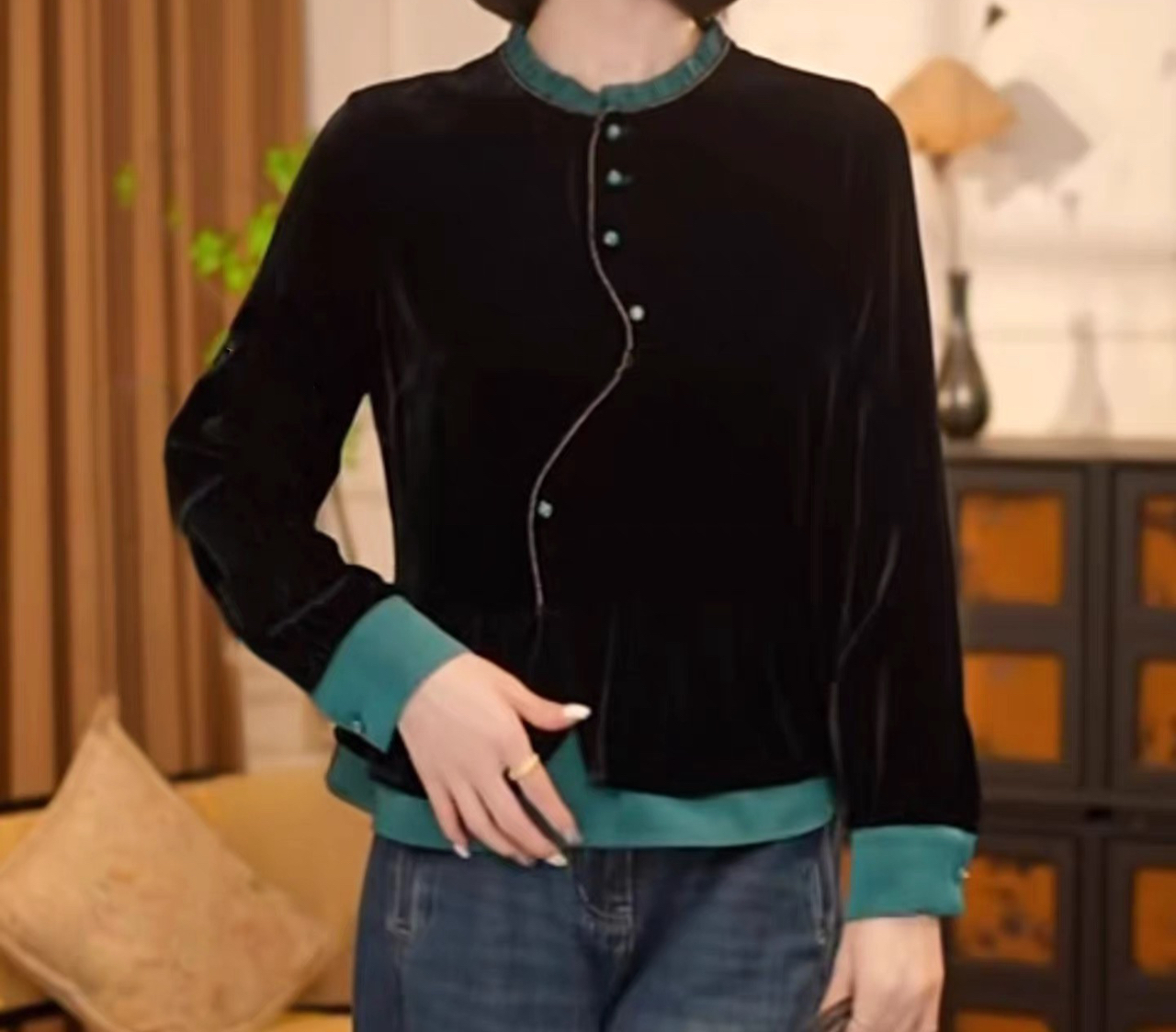 2025年春季黑色撞色花边丝绒衬衫女气质超好看法式独特绝美小衫