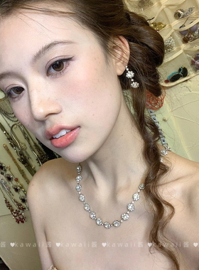 清冷感爆闪满钻项链耳环套装