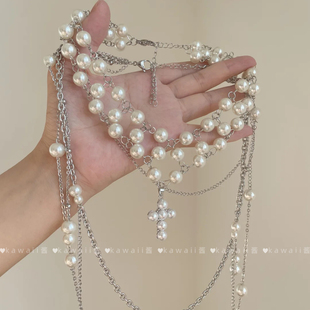 多层叠戴十字架珍珠项链女轻奢高级感长款百搭锁骨链巴克洛设计风