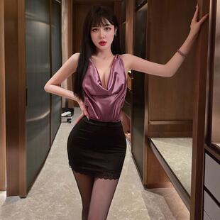 性感网红主播御姐OL秘书装 荡领低胸挂脖露背上衣包臀短裙制服套装