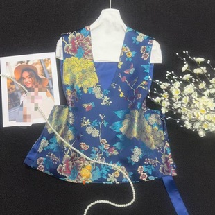 2026春款新品新中式国风盘扣宽松大V领显瘦织锦马甲