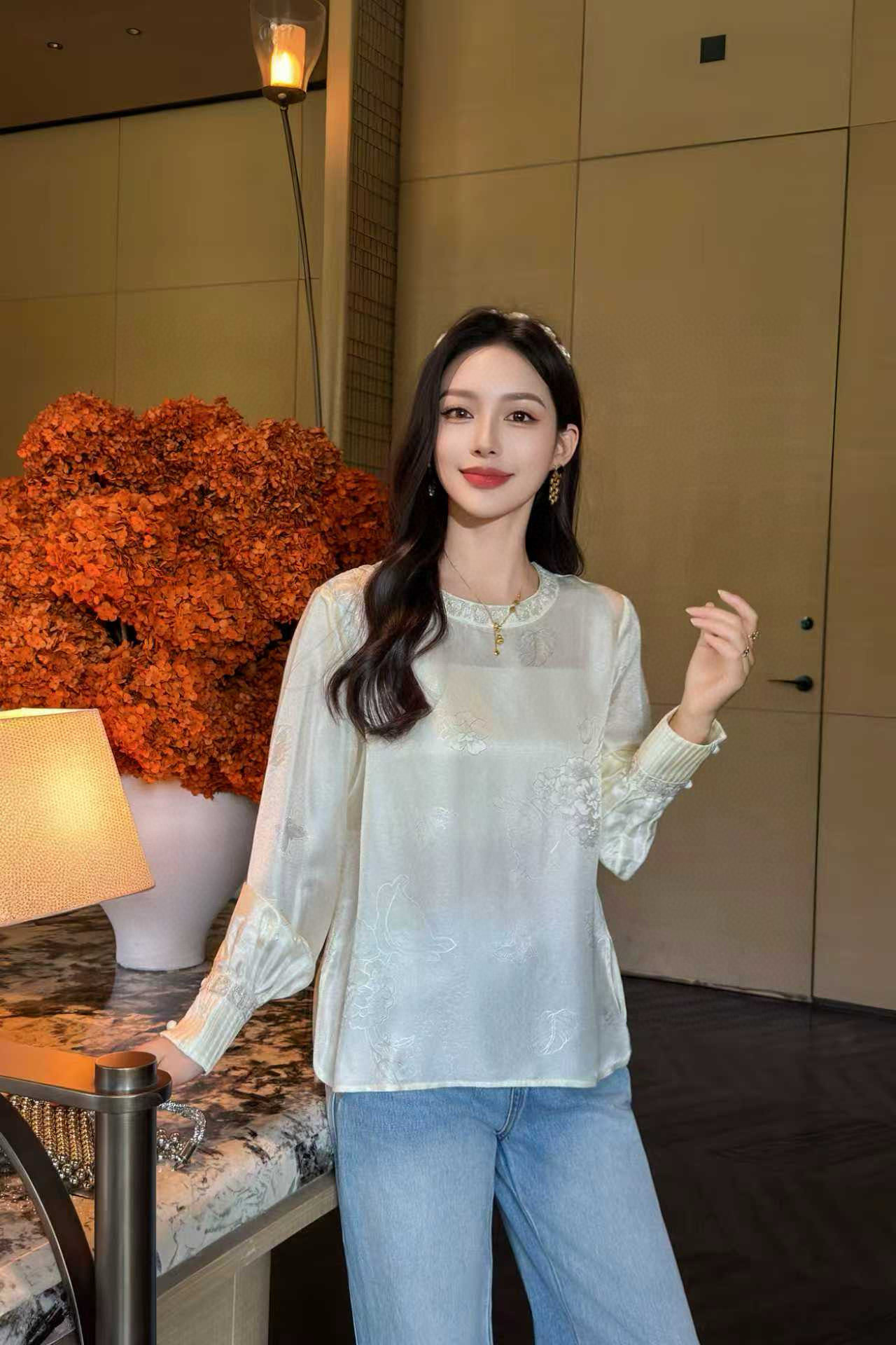 领口绣花钉珠镶边袖口打条绣花钉珠工艺百搭叠穿喇叭袖长袖上衣女,女装/女士精品,上衣,淘宝优惠券,粉丝福利购,淘宝优惠卷