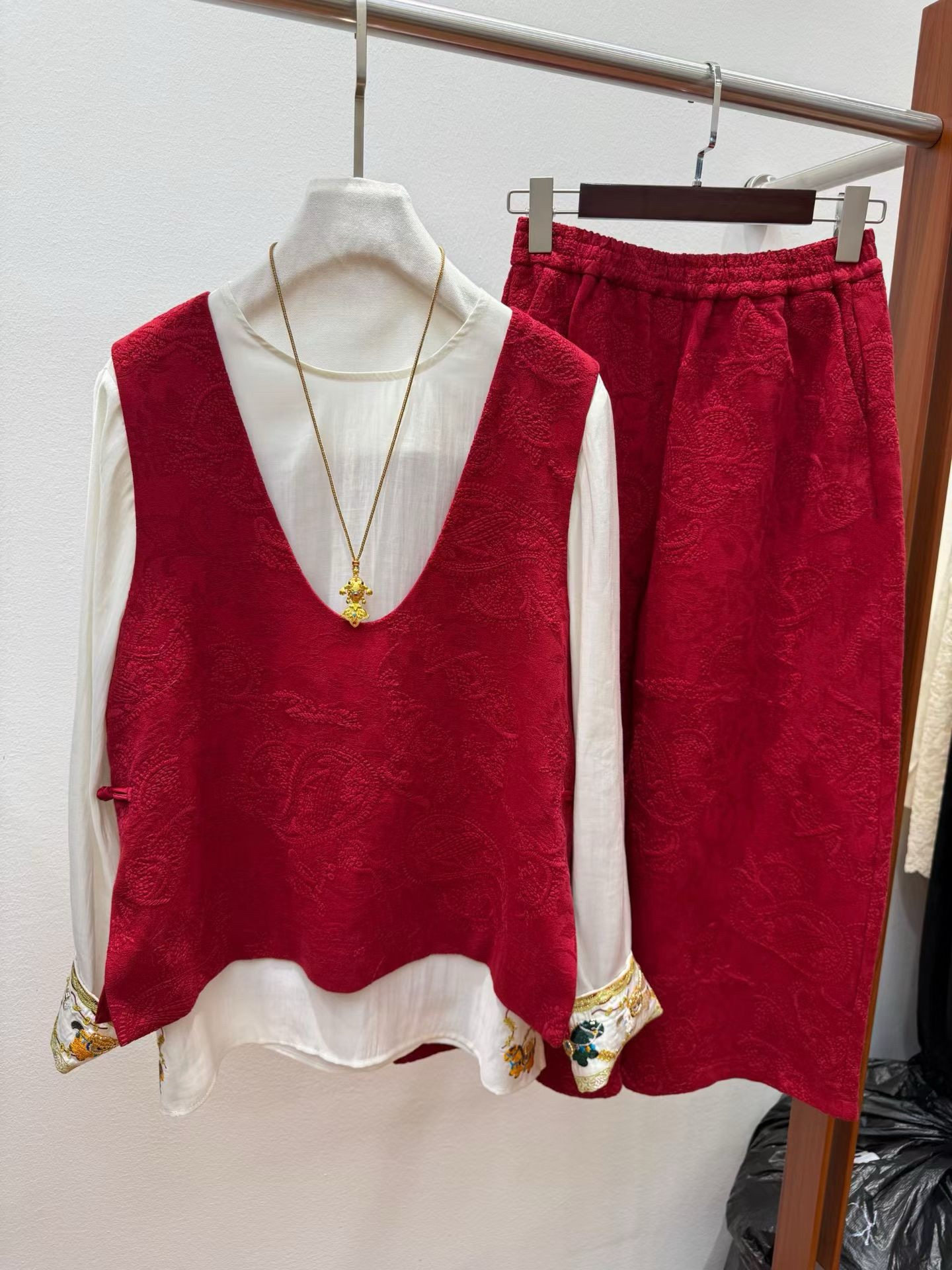 棉麻马甲2026早春新款新中式国风盘扣立领外套女宽松显瘦真丝上衣,女装/女士精品,上衣,淘宝优惠券,粉丝福利购,淘宝优惠卷