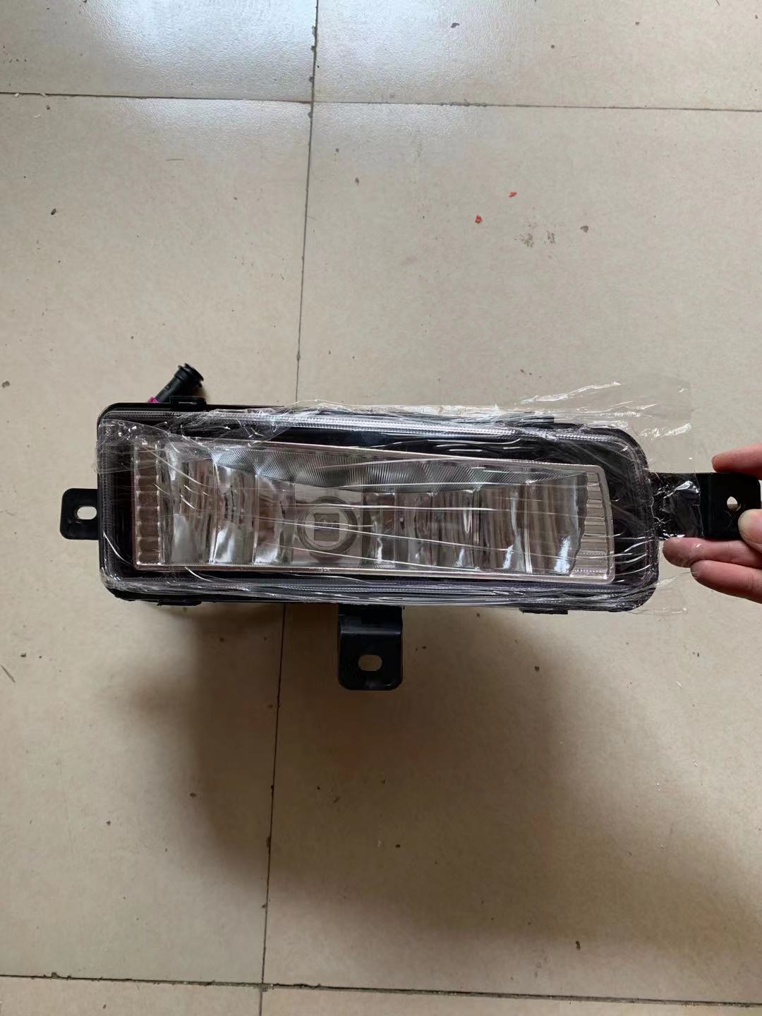 一汽青岛解放新款虎V虎威货车轻卡汽车车小配件保险杠防雾灯杠灯