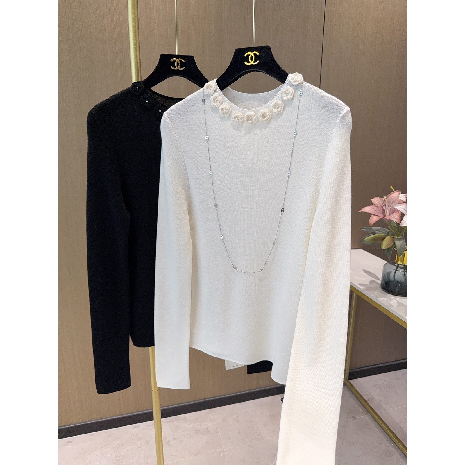 JUE美气质 花朵钩花衣领德国扬子纱100%美丽诺羊毛针织衫打底上衣