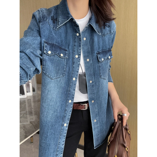 单穿叠穿都好看 后背小马刺绣猫眼扣宽松廓形翻领休闲牛仔衬衫
