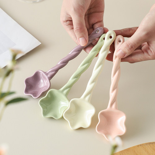 奶油风陶瓷勺子创意扭扭搅拌勺家用饭勺高颜值甜品勺好看的咖啡勺