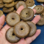 9分沉柬埔寨菩萨棋沉香平安扣 丝丝蜜甜香 9分沉菩萨棋金丝老料