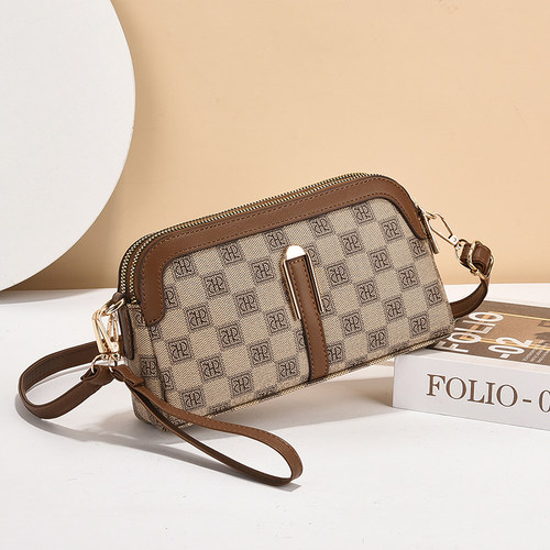 女士斜挎小包包2024新款潮时尚