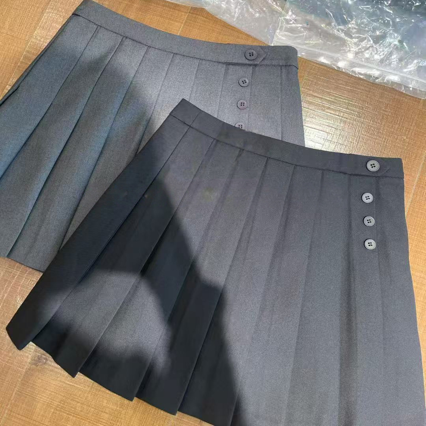 欧货灰色半身百褶裙女高腰显瘦夏季薄款伞裙西装a字防走光短裙子