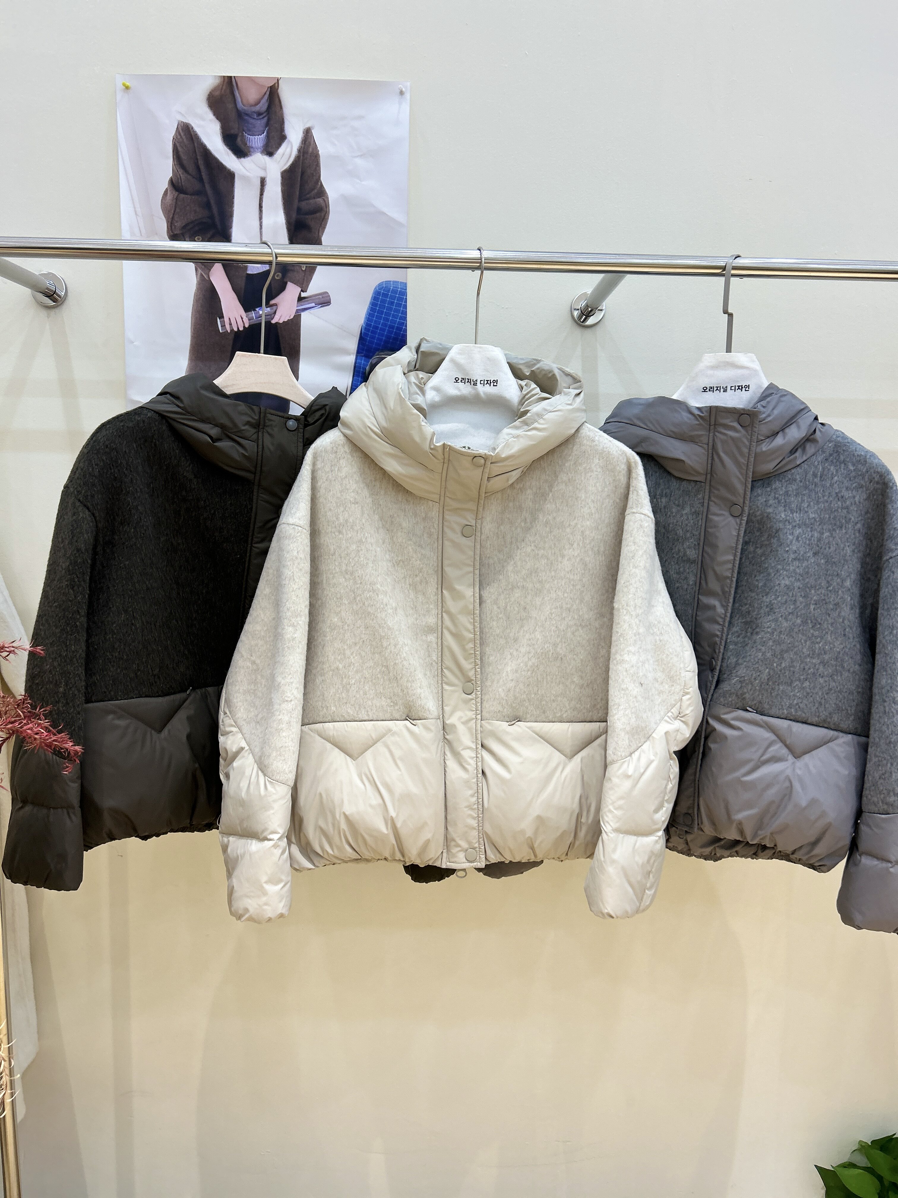 欧洲秋冬新款羽绒服女短款连帽加厚保暖白鸭绒面包服外套羊毛拼接