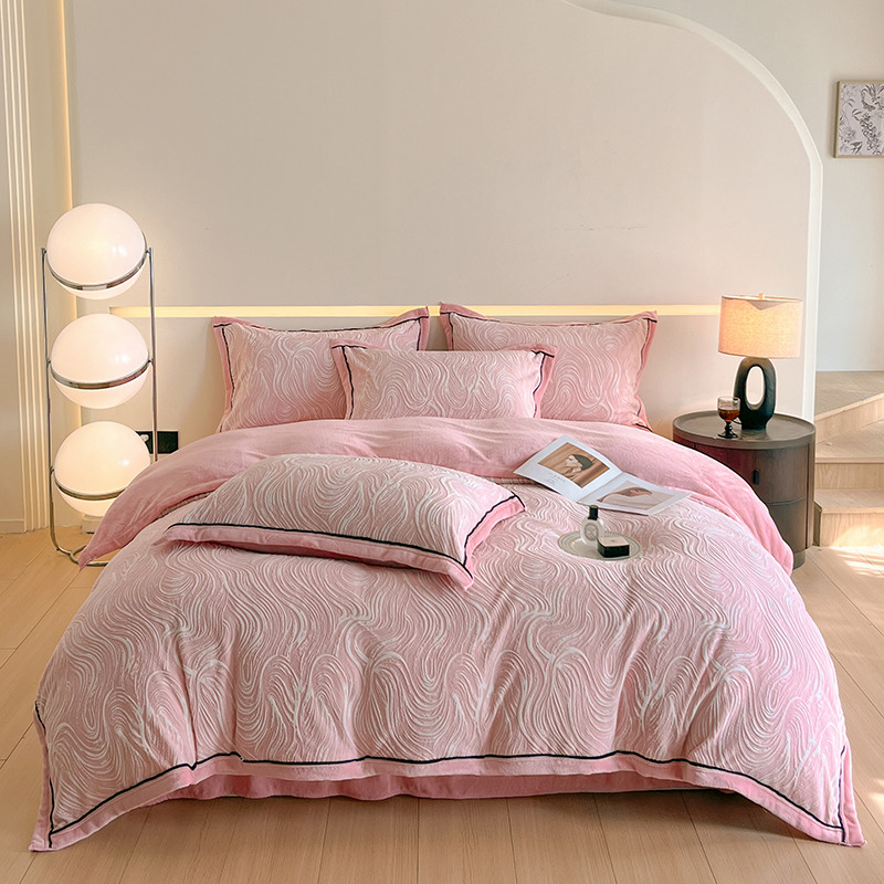 2025新款冬季压线款雕花牛奶绒四件套加厚高克重保暖床单被套