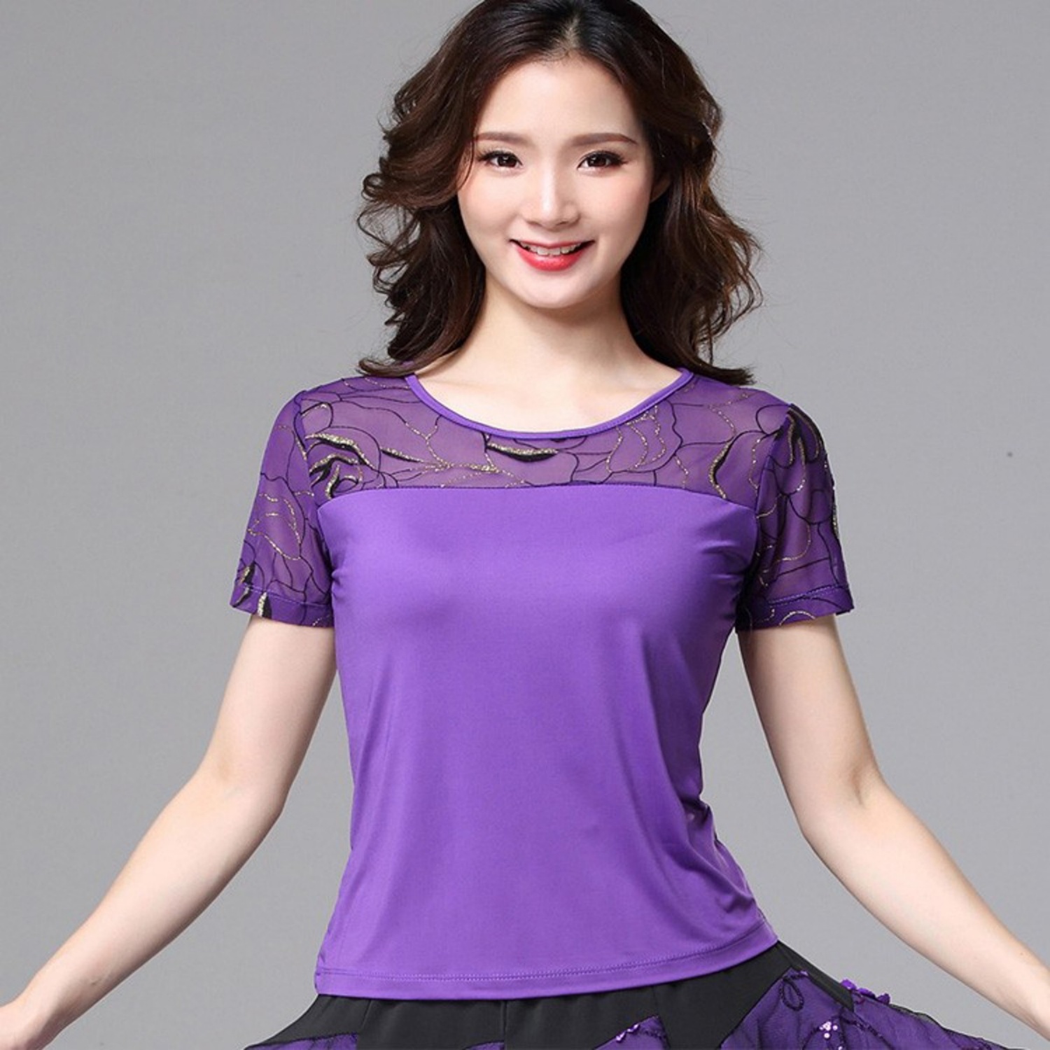 广场舞服装中老年上衣新款舞衣女